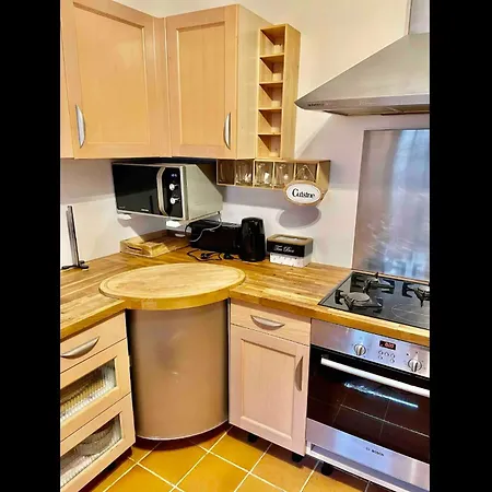 Willa Le Clos Vatinel Et Son Parking Étretat